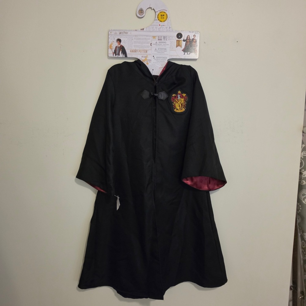Harry Potter Halloween Costume Child Size 5-6 Black Gryffindor Robe Wand Set